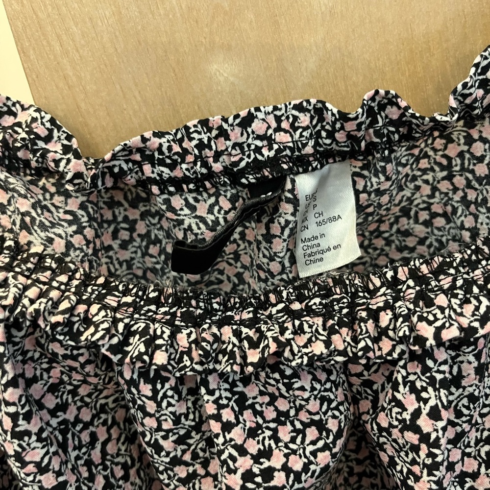 H&M Short Sleeve Top - Picture 2 of 6